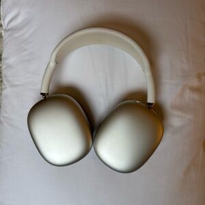 Apple AirPods Max – Silver